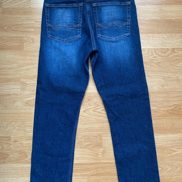 Women’s Wrangler jeans size 29x30. - Picture 3 of 10